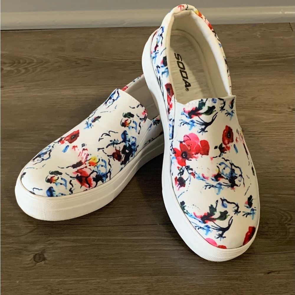 Soda Hike Sneakers